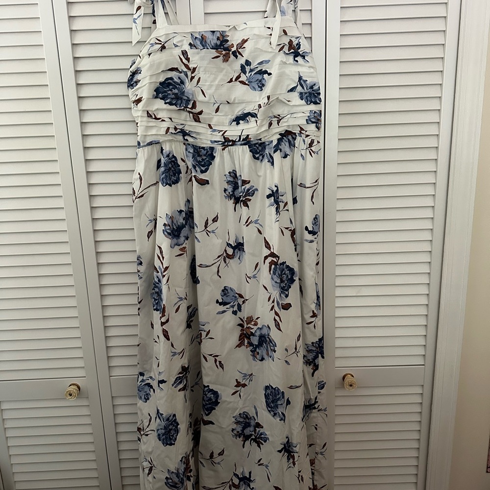 Abercrombie & Fitch White Floral Maxi Dress